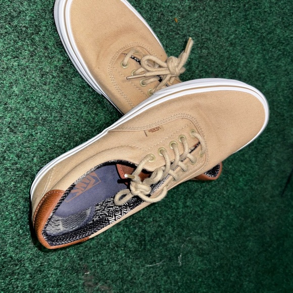 New size 11 men’s vans - Picture 3 of 5